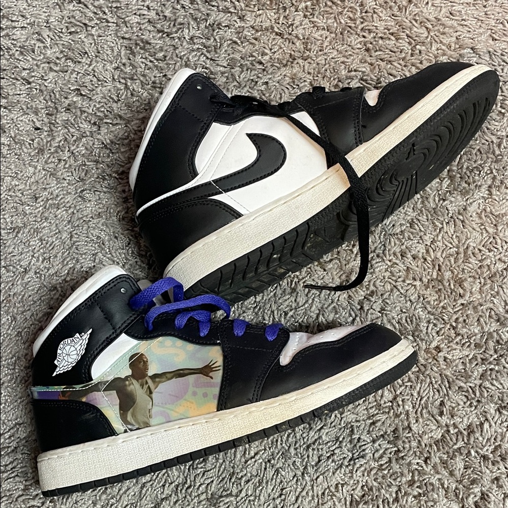 NIKE AIR JORDAN Size 6Y & 8 Women High-Top Sneakers w/ MICHEAL JORDAN Graphics!